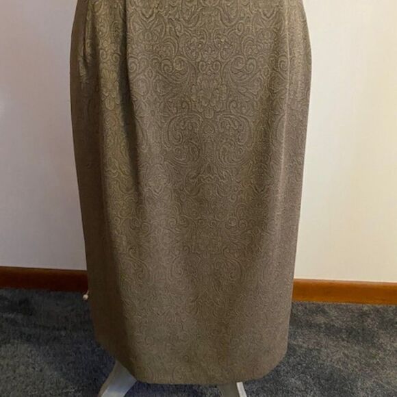 Lady Dorby Green Brocade skirt set, size 18W - Picture 5 of 7